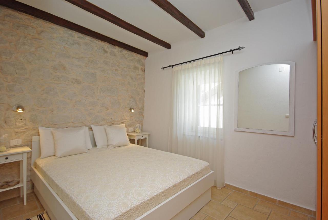 Appartamento Steinhaus Dalmatien Podaca Esterno foto