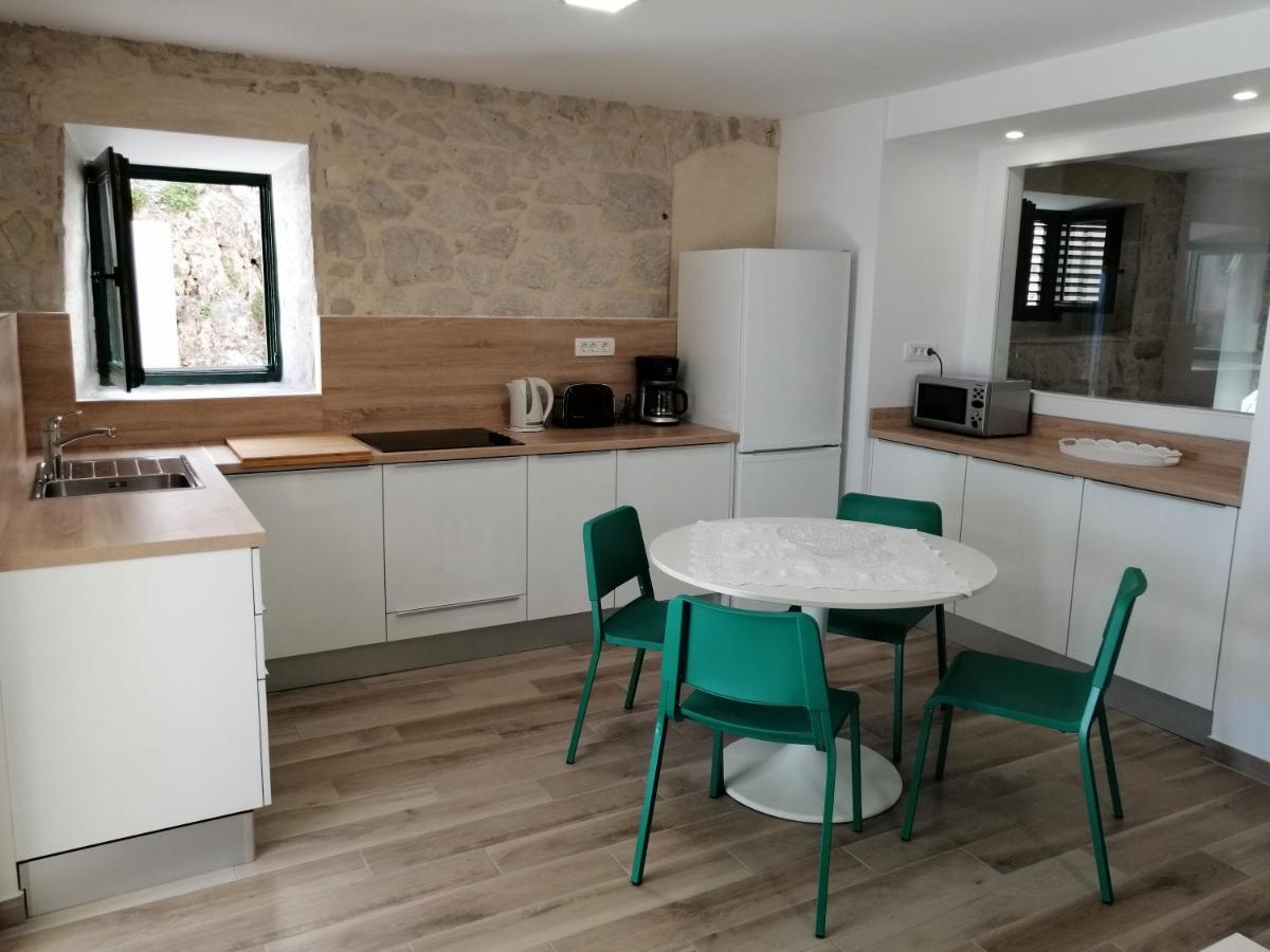 Appartamento Steinhaus Dalmatien Podaca Esterno foto